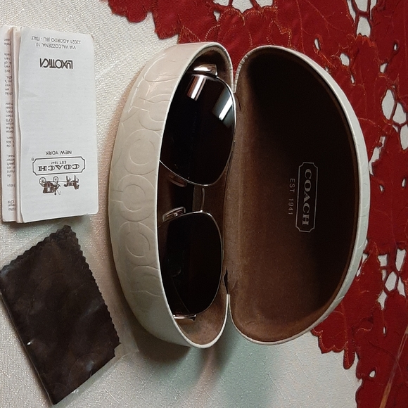 Authentic Coach sunglass - Picture 7 of 7